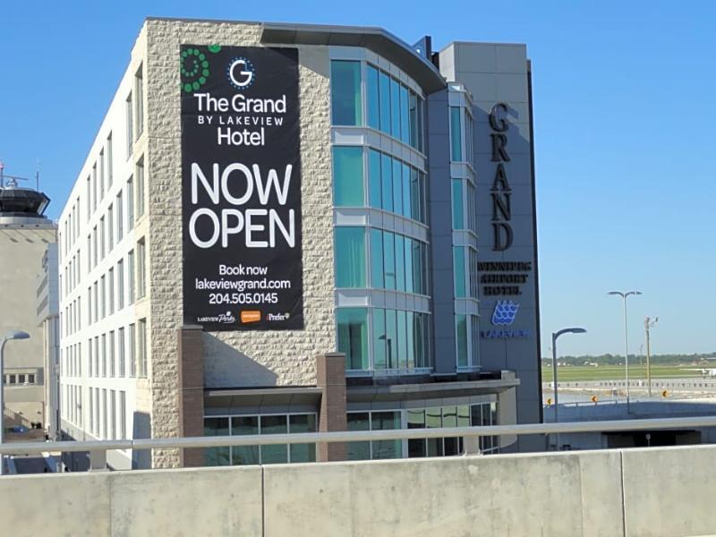 The Grand Winnipeg Airport Hotel By Lakeview Экстерьер фото